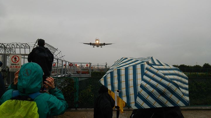 雨の中、田能遺跡、伊丹空港へ街中ハイキング。