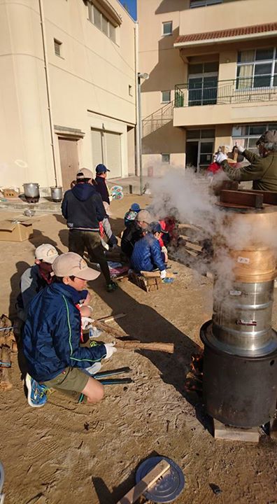 大社小学校で行われた大社青愛協のお餅つきの奉仕です。