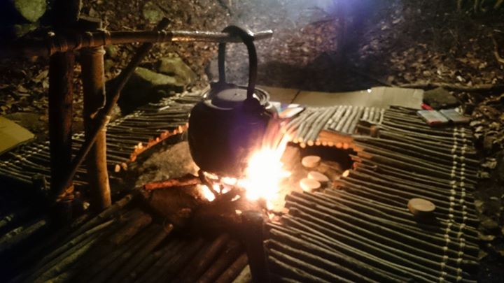 BS隊指導者は夜のサイト点検へ。