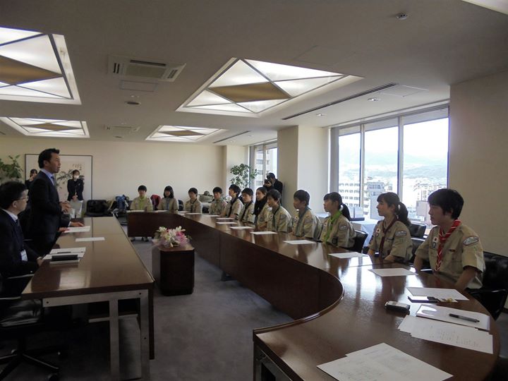 13団からは菊章、畑田一茶君が市長にお会いしました。
