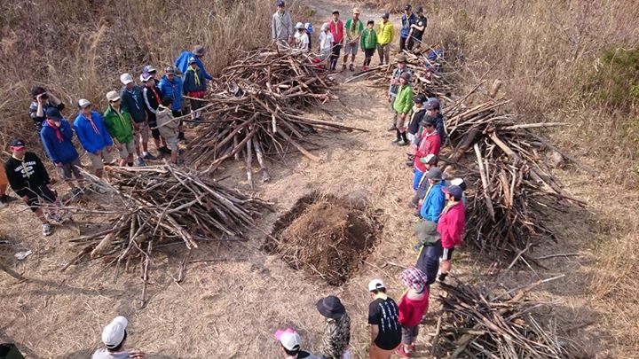 恒例の薪拾い大会！