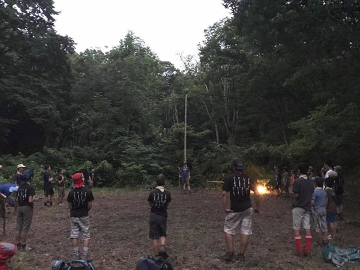 夜のプログラム、五感訓練開始。