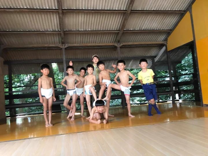 越木岩神社のすもう大会