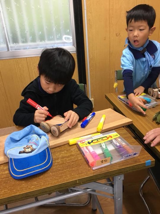ビーバー隊、カブ隊と合同で工作とツイストパンを作りました✨