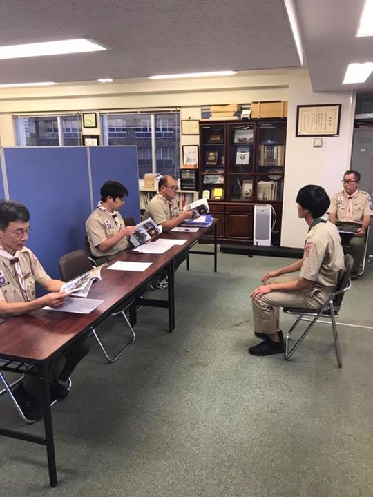 本日11月19日兵庫県連盟事務局にて、13団ベンチャー隊露崎悠介君の富士章面接がありました。