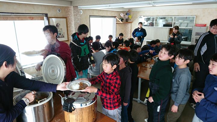 お昼ご飯はカレーライスです。