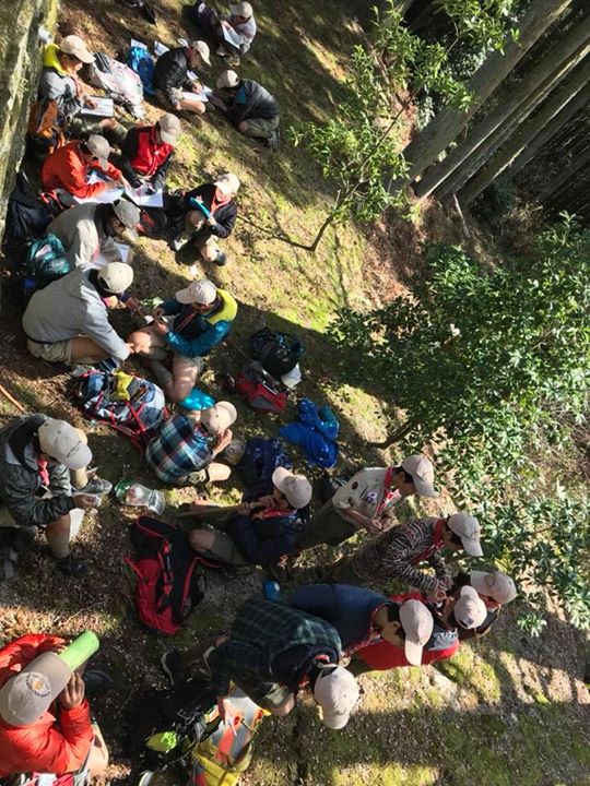 昼飯食べながら暗号解読中