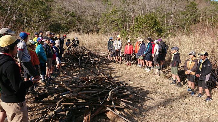 まき拾い大会も終了、大営火の準備が進んでいます。