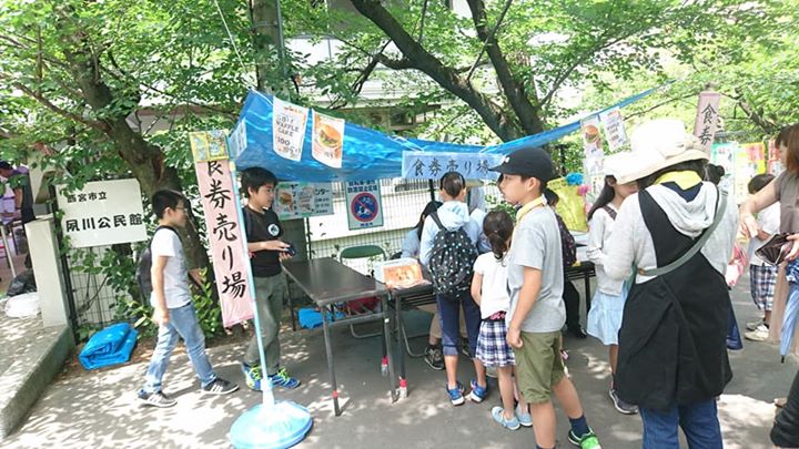 夙川スカウトバザー全力好評開催中！ お天気も良く、たくさんのお客様がいらしています。