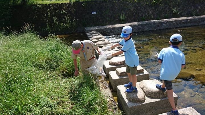 ビーバー隊とカブ隊は、西宮市のクリーン大作戦に参加しました。