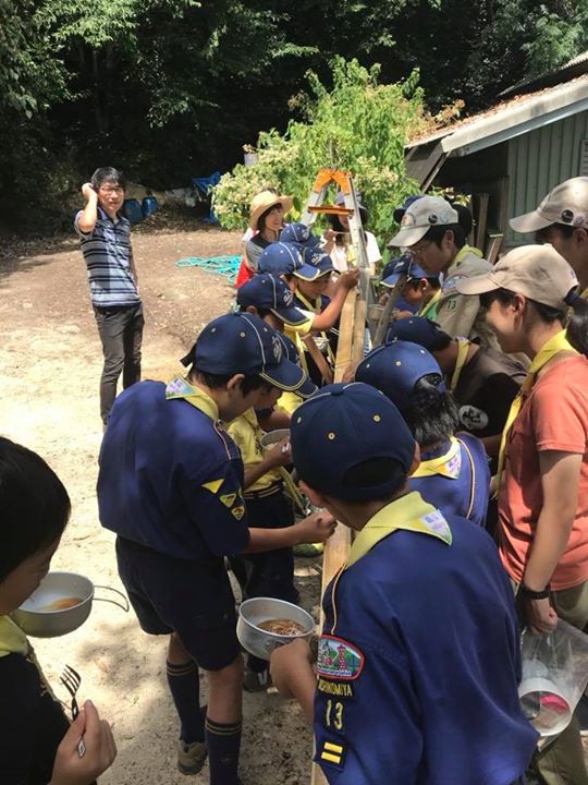 カブ隊最後の集会は流しそうめん〜〜