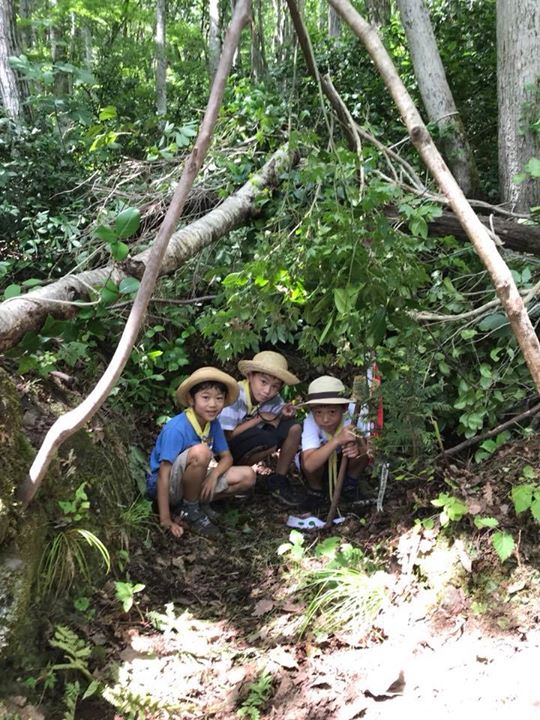 プログラム最終日、デン作りを完成させました。