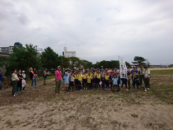 西宮１３団からもカブ隊、ビーバー隊から数名が自主的に奉仕し、汗を流してきました。