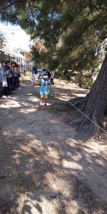 体験会では、滑車ろーぷの他に、目隠しトレイル、崖登り、弓矢、キーホルダー作りをしました。