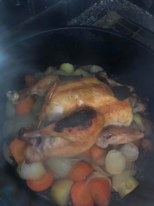 ダッチオーブン使ってローストチキン！