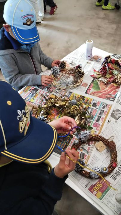 本日、ビーバーとカブはリース作り！