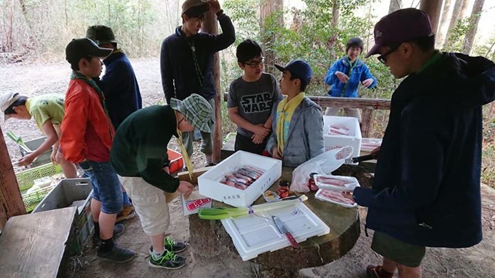 食料配給の時間です。